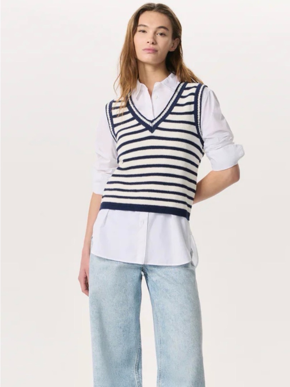 Elie Tahari 
Striped V-Neck Knit Sweater Vest Navy/White